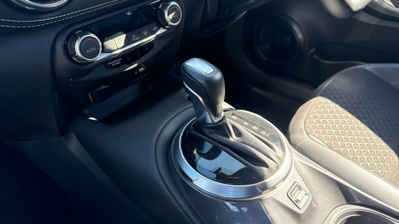 Nissan Juke 1.6 Hybrid N-Connecta 5dr Auto Hybrid Hatchback